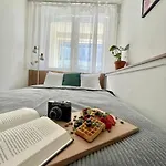 Oomph Modern With Balcony アパート ワルシャワ