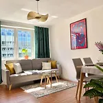 Appartement Oomph Modern With Balcony