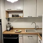 Oomph Modern With Balcony Appartement