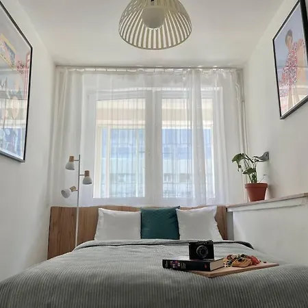 Oomph Modern With Balcony *