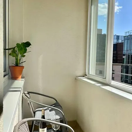 Oomph Modern With Balcony アパート ワルシャワ