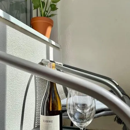 Apartment Oomph Modern With Balcony *