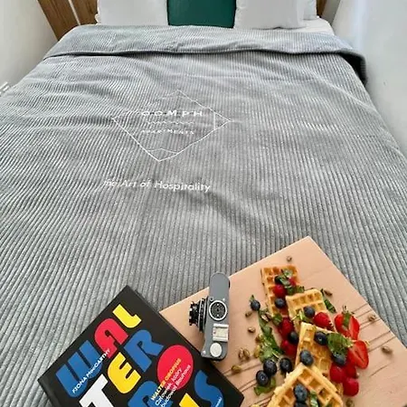 Oomph Modern With Balcony