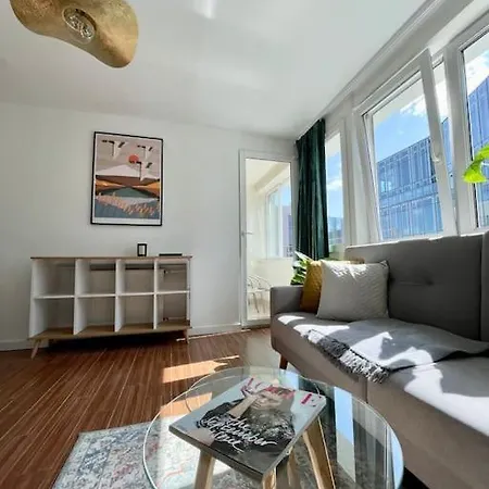 Oomph Modern With Balcony