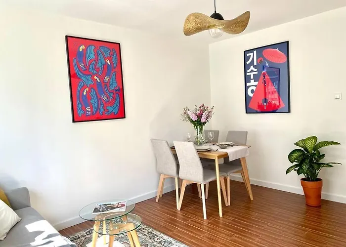 Oomph Modern With Balcony Warsaw