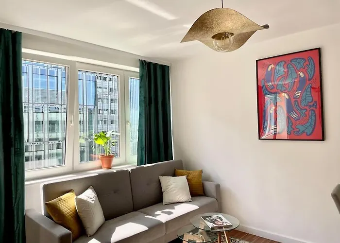 Oomph Modern With Balcony *