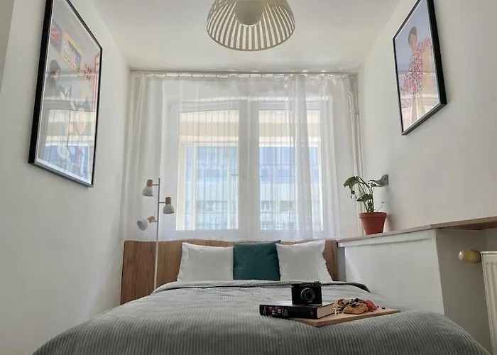 Oomph Modern With Balcony *