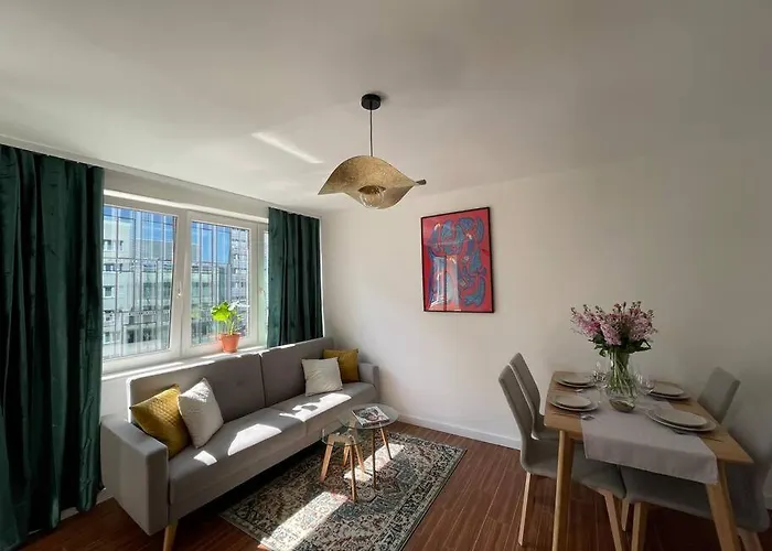 Oomph Modern With Balcony *