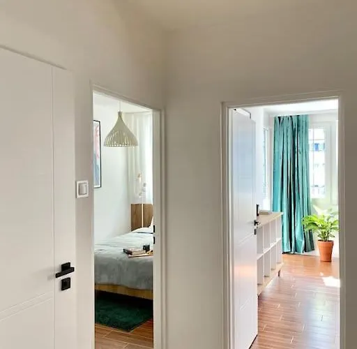 Apartment Oomph Modern With Balcony Warsaw