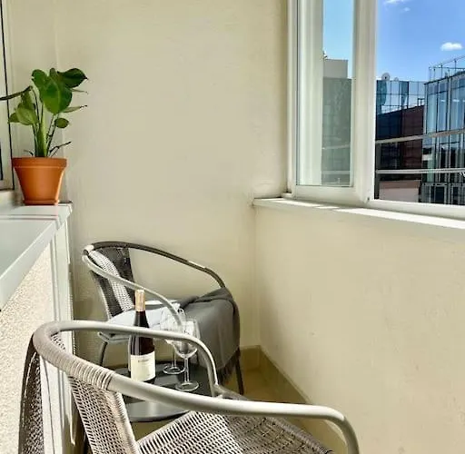Oomph Modern With Balcony Apartment Warsaw