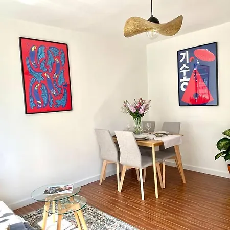 Oomph Modern With Balcony ורשה