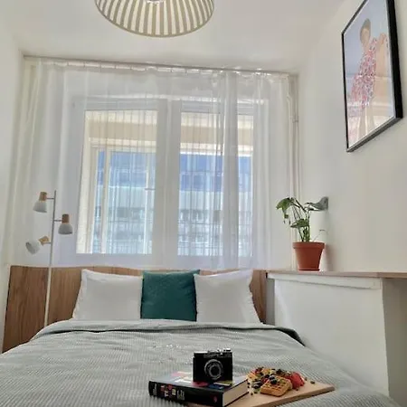 Oomph Modern With Balcony