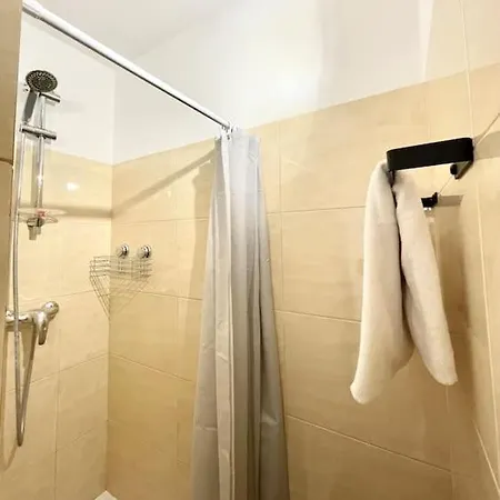 Oomph Modern With Balcony * ורשה