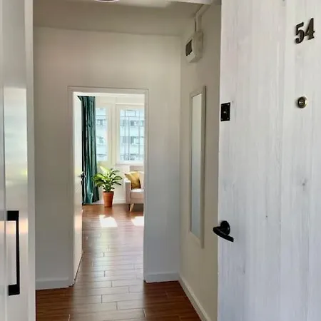 Oomph Modern With Balcony * ורשה